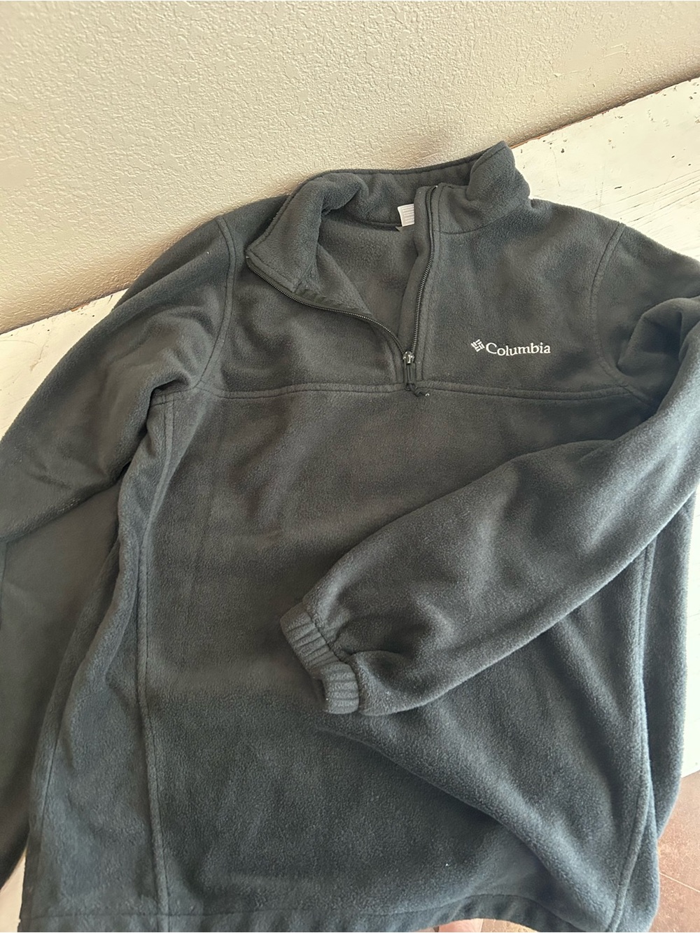 Black Columbia size small fleece pullover 1/4 zip